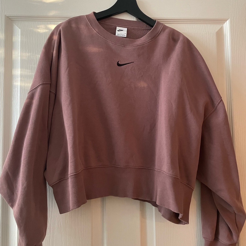 Nike Women's Dusty Rose Cropped Sweatshirt